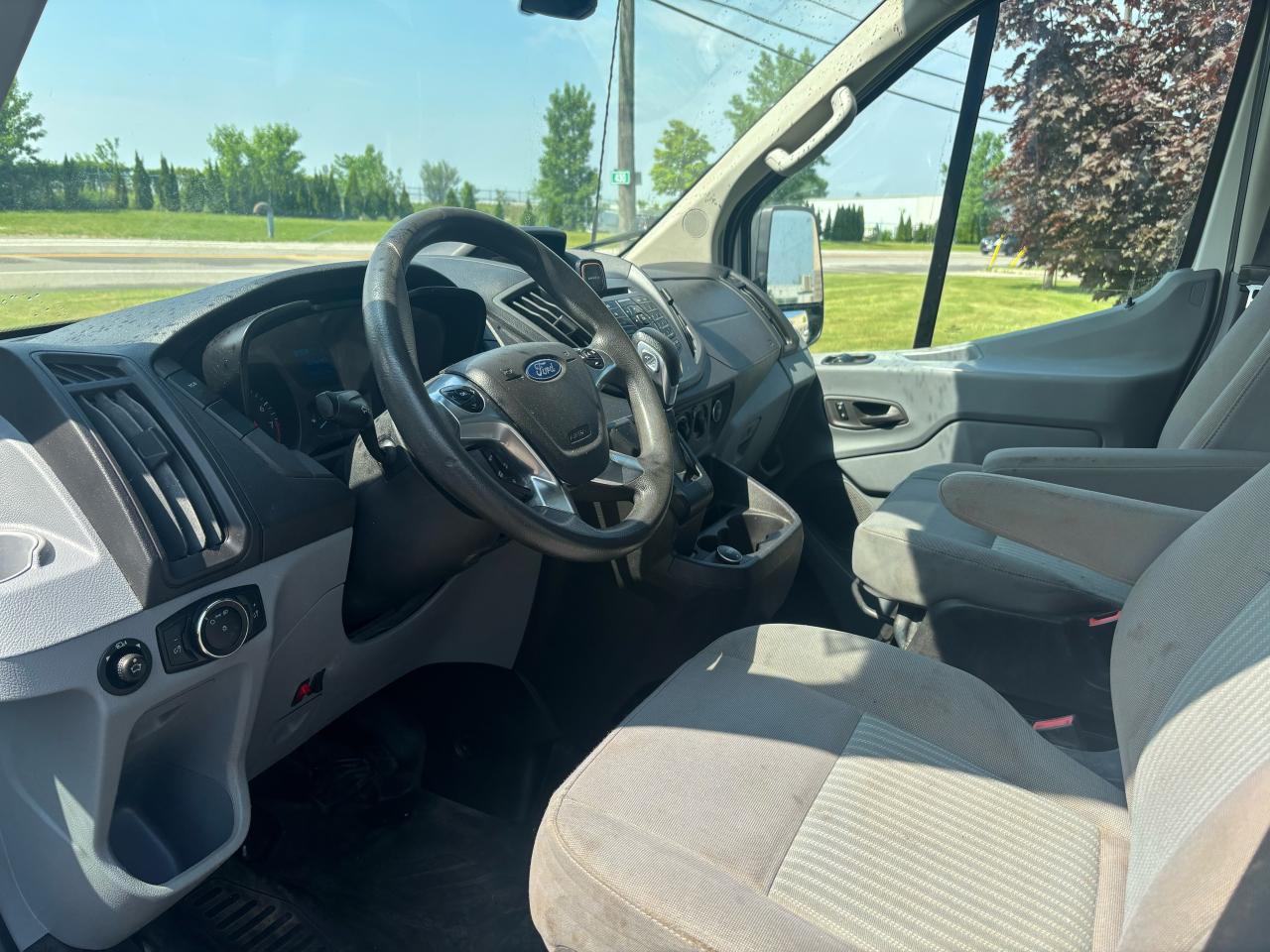 2018 Ford Transit XLT MID ROOF - Photo #5