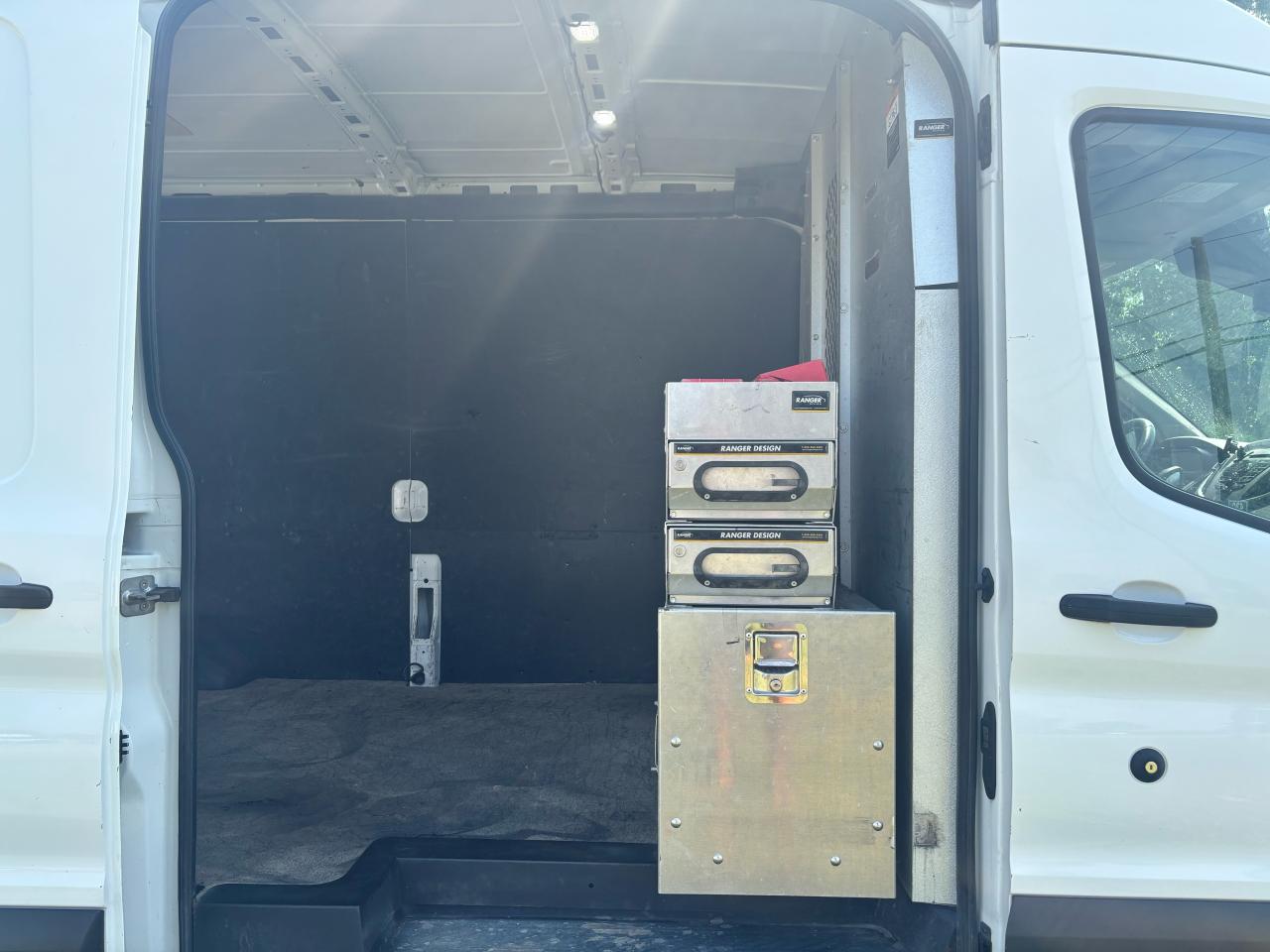 2018 Ford Transit XLT MID ROOF - Photo #9