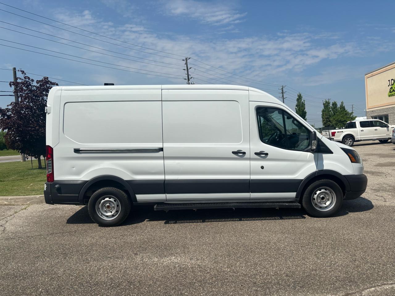 2018 Ford Transit XLT MID ROOF - Photo #11