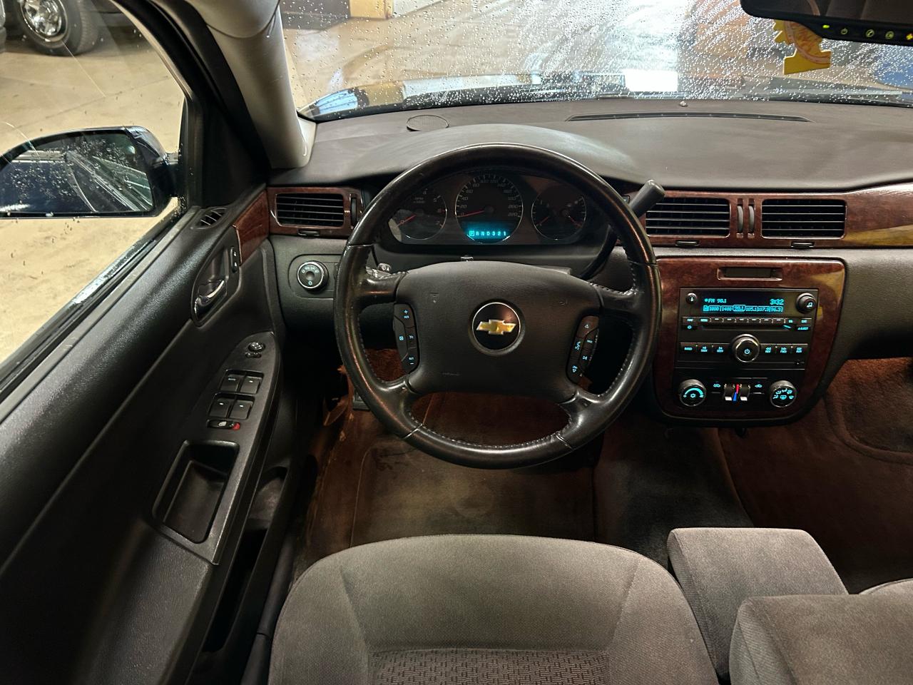 2011 Chevrolet Impala LT - Photo #16