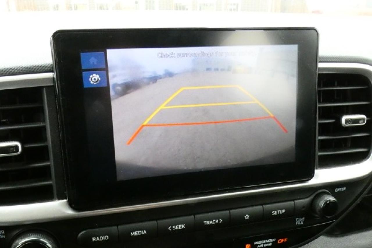 2024 Hyundai Venue Essential w/Htd cloth, BUC - Photo #14
