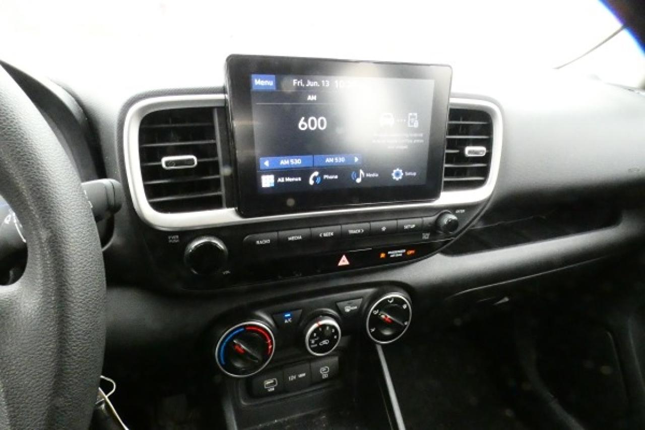 2024 Hyundai Venue Essential w/Htd cloth, BUC - Photo #15