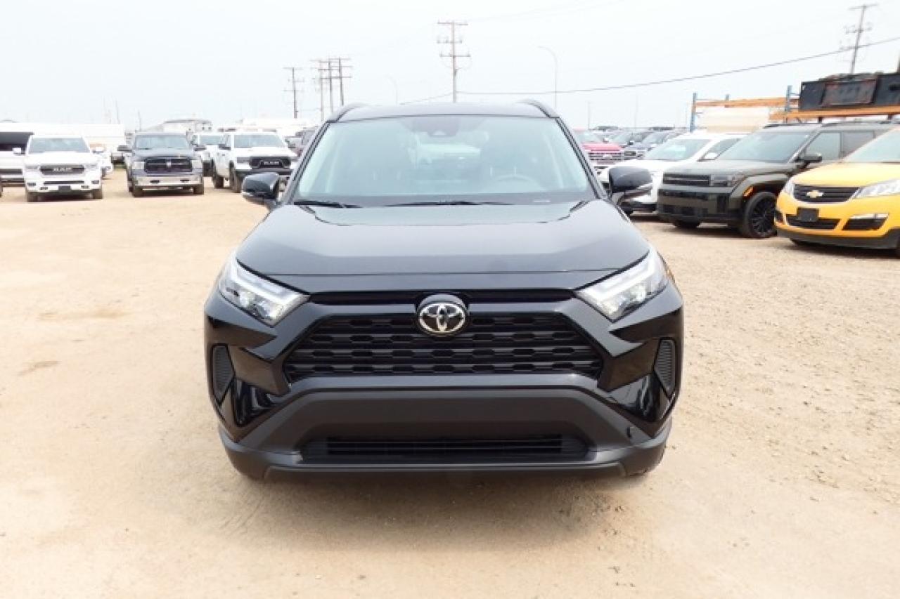 2025 Toyota RAV4 Hybrid XLE AWD w/Htd cloth, S/R, NAV ready, BUC - Photo #3
