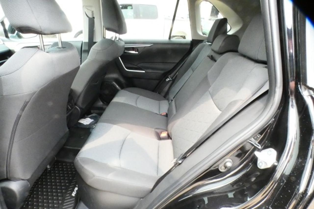 2025 Toyota RAV4 Hybrid XLE AWD w/Htd cloth, S/R, NAV ready, BUC - Photo #10