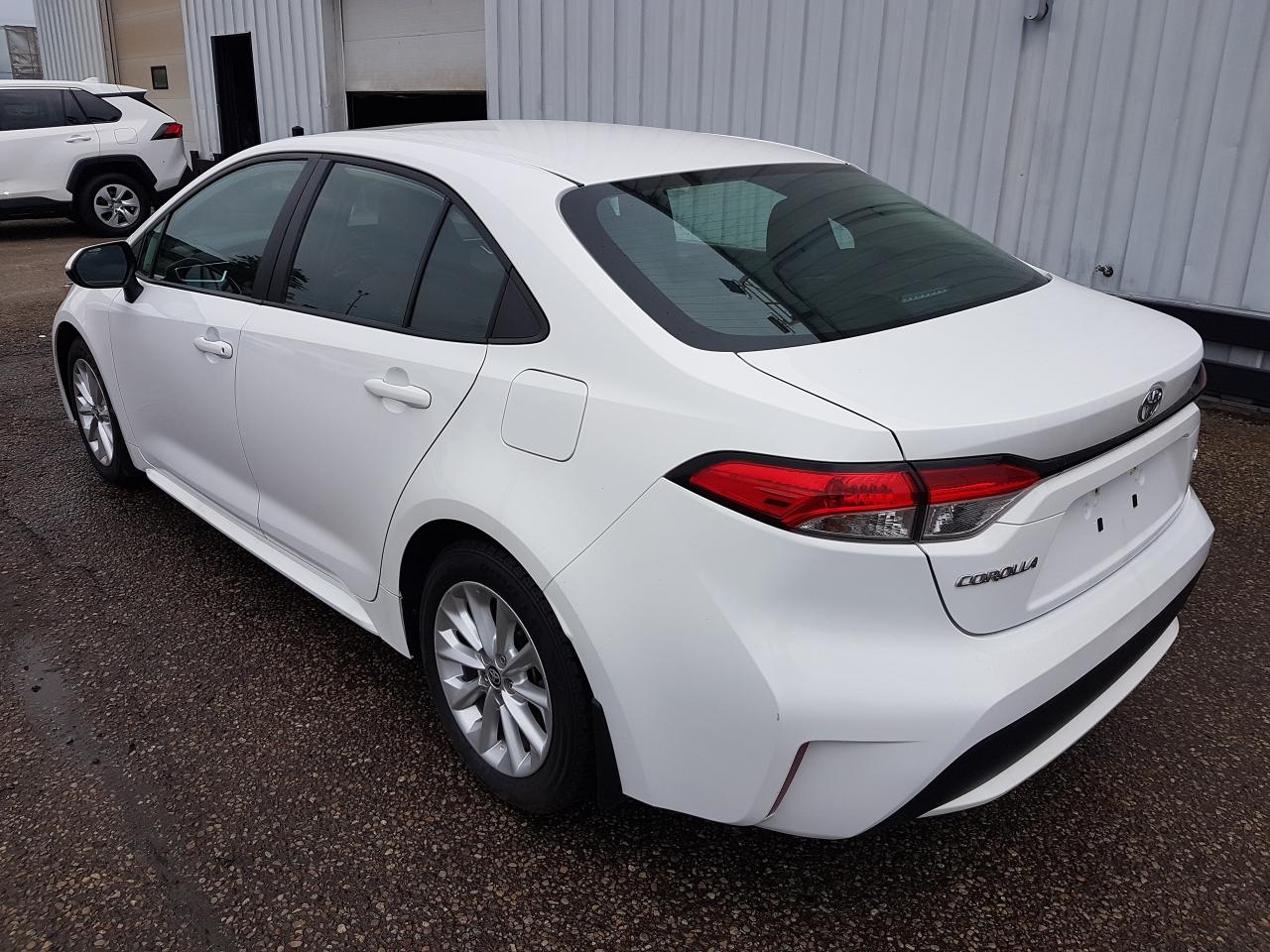 2021 Toyota Corolla LE *SUNROOF* Photo2