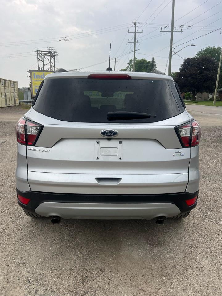 2018 Ford Escape SE - Photo #4