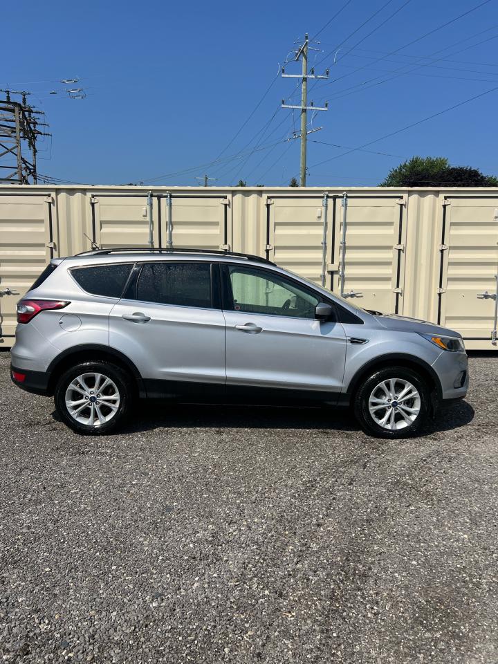 2018 Ford Escape SE - Photo #2