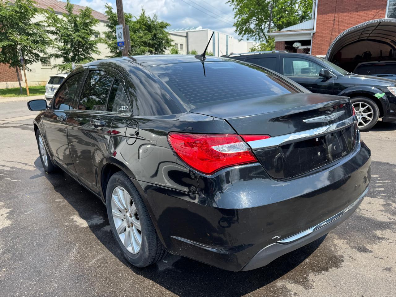 2014 Chrysler 200 4dr Sdn Touring - Photo #7