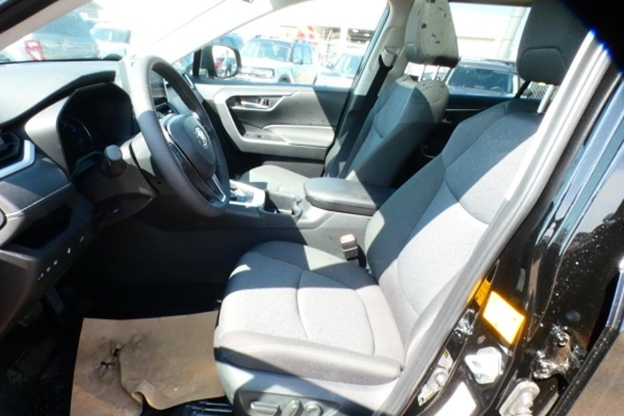 2025 Toyota RAV4 Hybrid XLE AWD w/Htd cloth, S/R, NAV ready, BUC - Photo #11