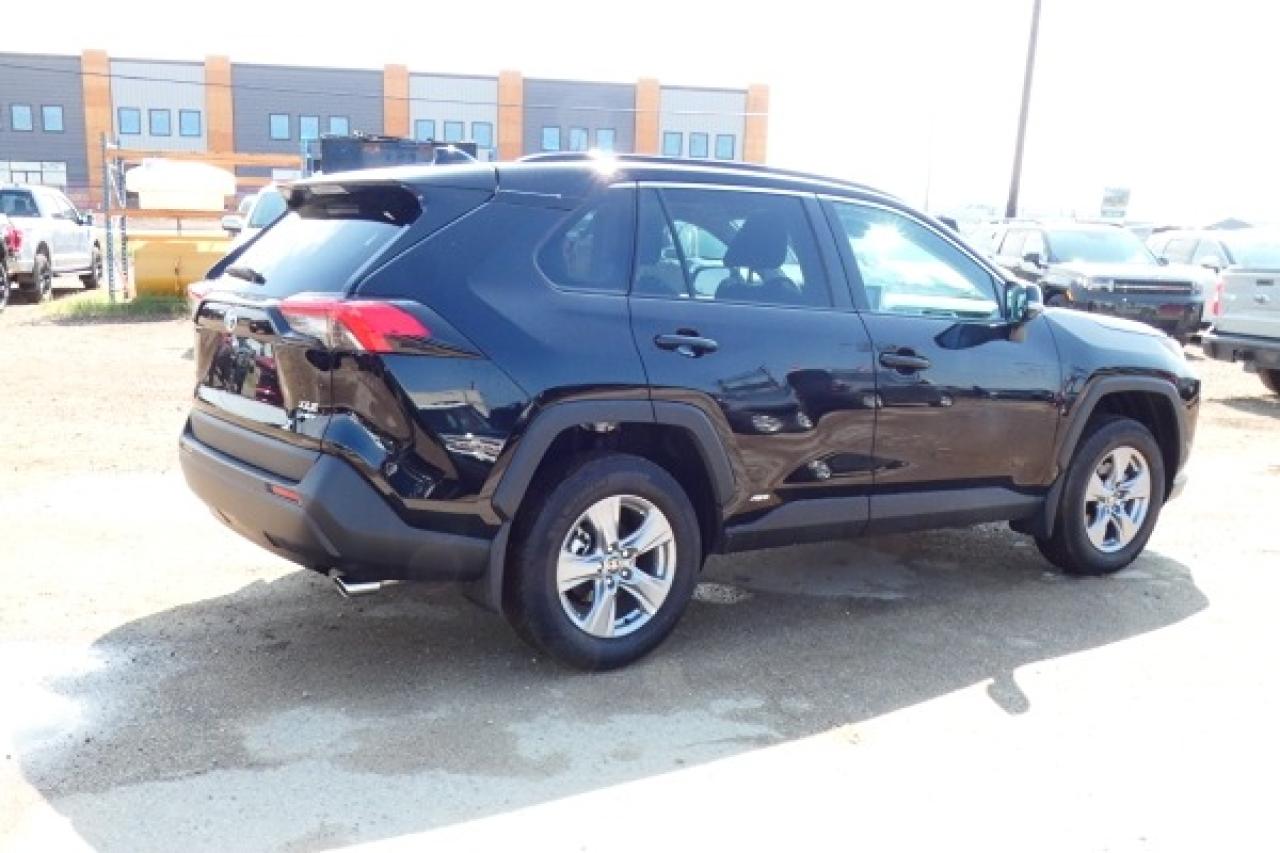 2025 Toyota RAV4 Hybrid XLE AWD w/Htd cloth, S/R, NAV ready, BUC - Photo #6