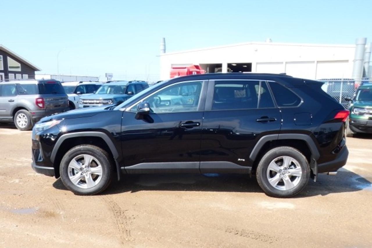 2025 Toyota RAV4 Hybrid XLE AWD w/Htd cloth, S/R, NAV ready, BUC