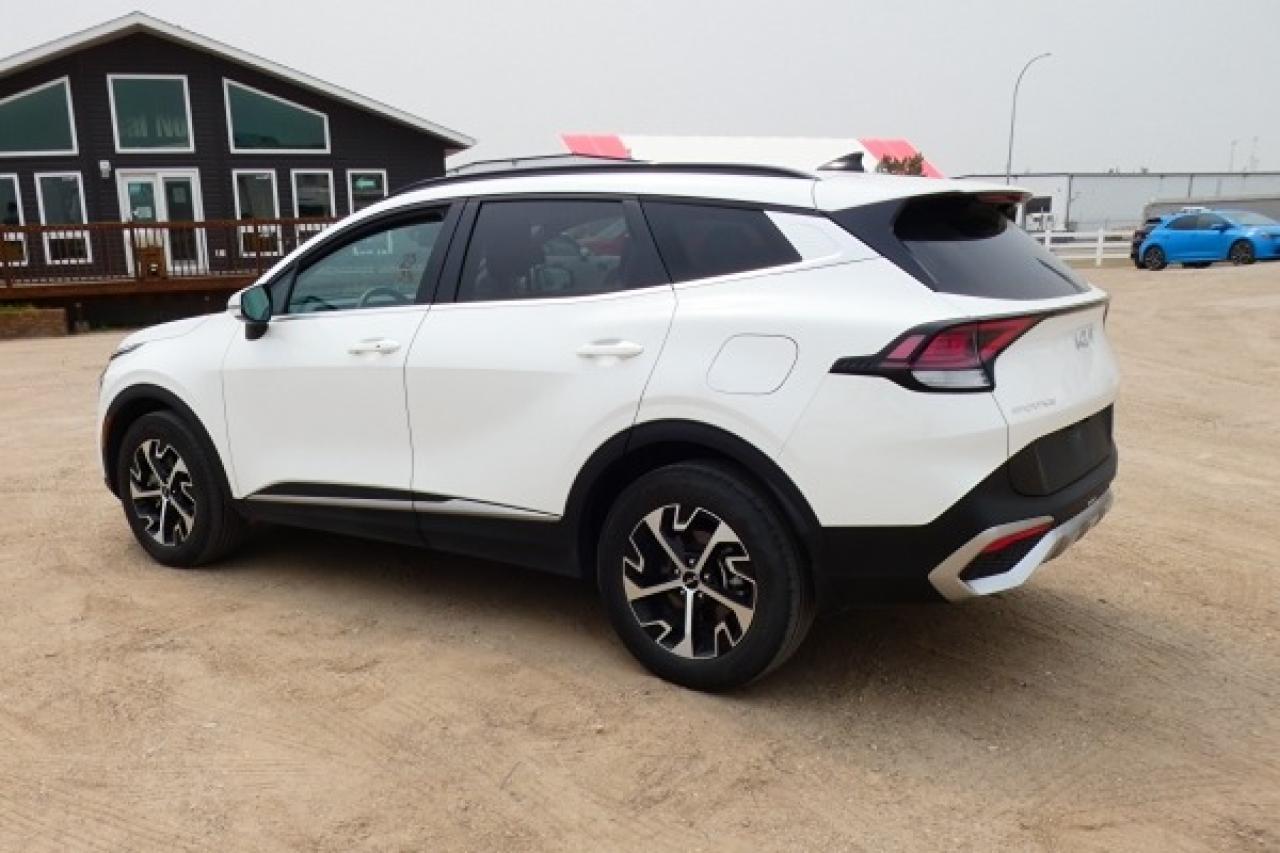 2023 Kia Sportage EX w/Htd Leather, pano S/R, NAV, BUC - Photo #8