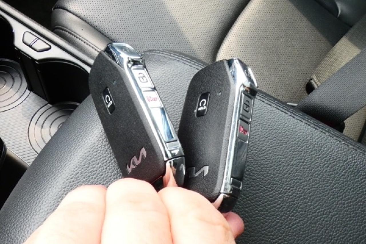 2023 Kia Sportage EX w/Htd Leather, pano S/R, NAV, BUC - Photo #21