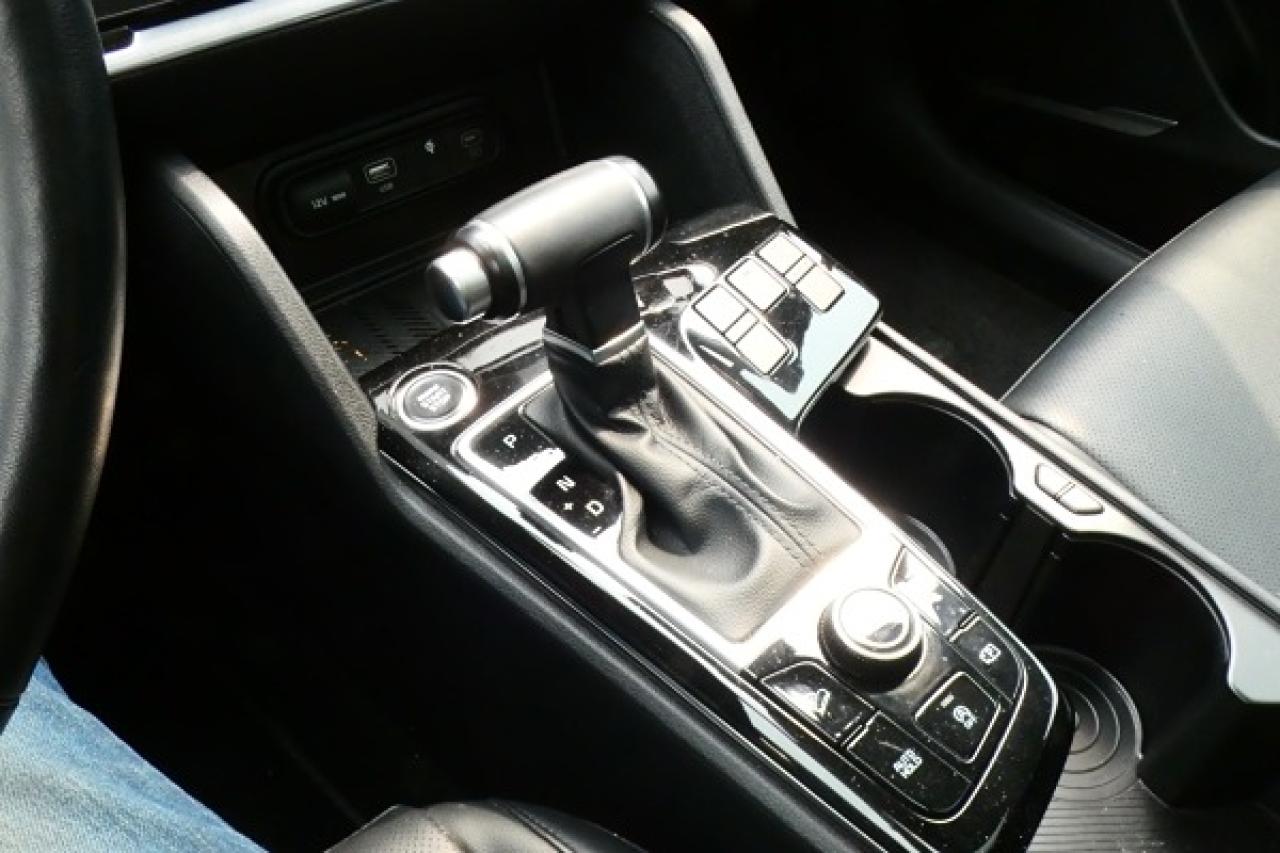 2023 Kia Sportage EX w/Htd Leather, pano S/R, NAV, BUC - Photo #16