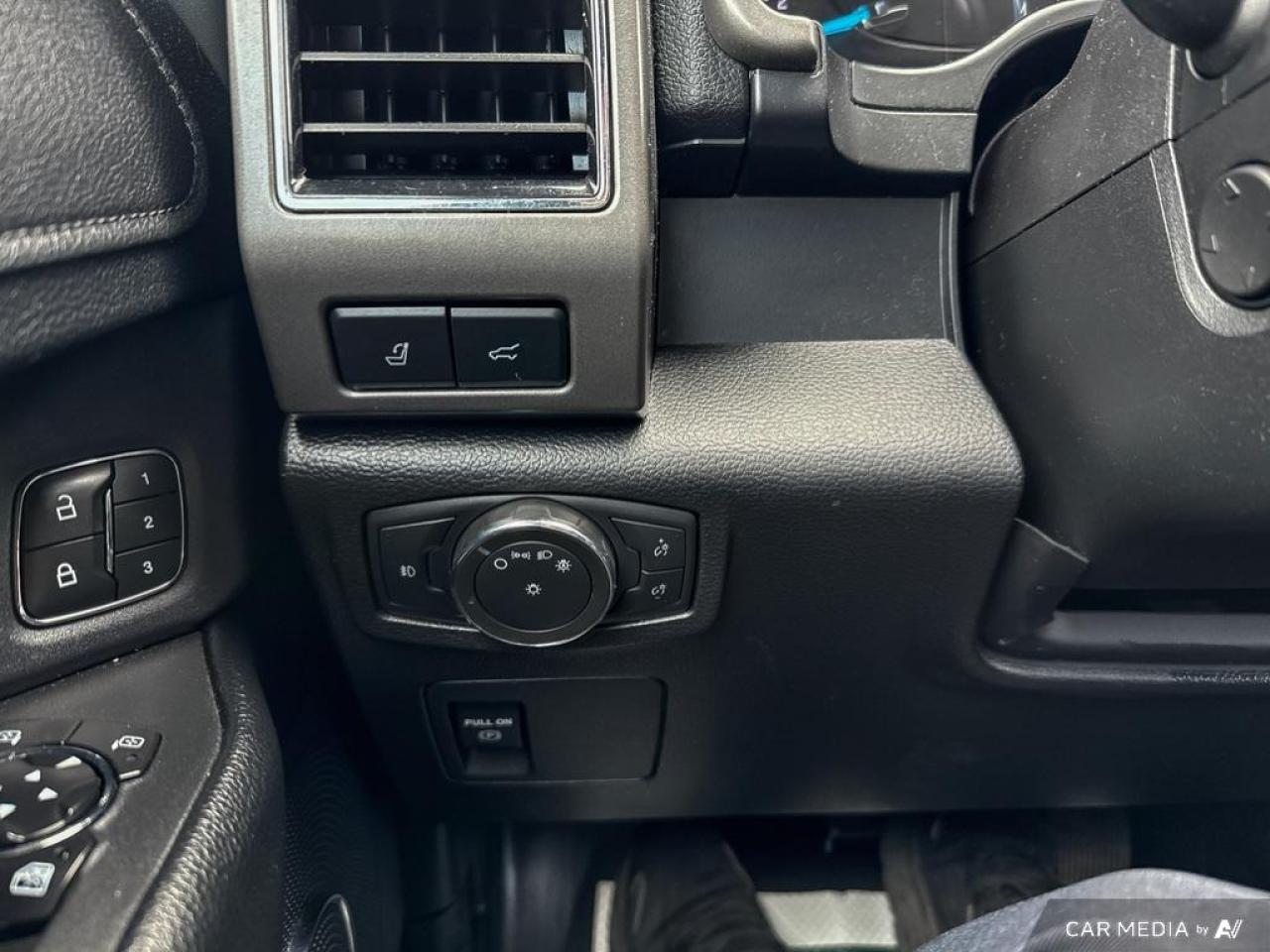 2021 Ford Expedition XLT / FX4 / NO ACCIDENTS / NAV / 4X4 / LEATHER - Photo #16