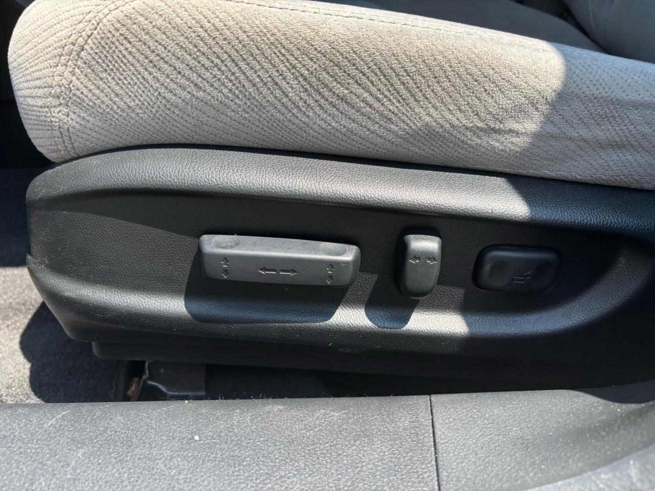 2014 Honda Accord LX, P. Seats, Keyless Back-up-Camera, Alloys