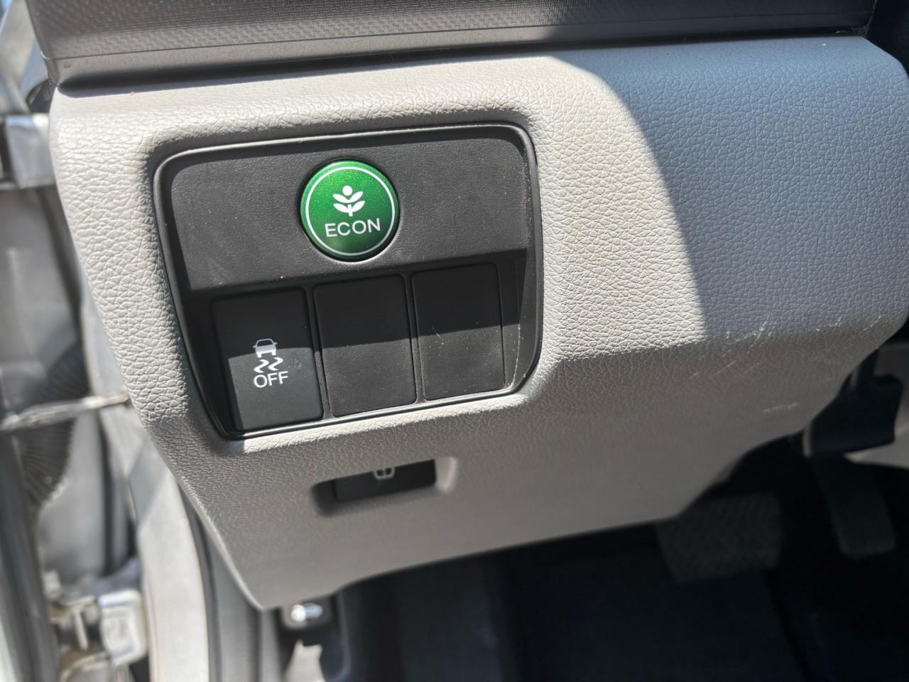 2014 Honda Accord LX, P. Seats, Keyless Back-up-Camera, Alloys