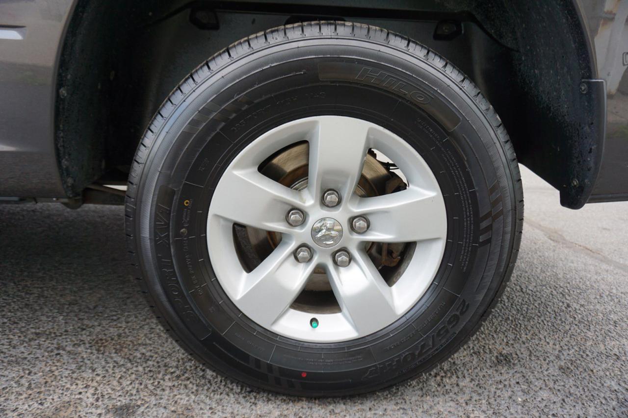2017 RAM 1500 V6 3.6L ST 4WD CREW CAB CERTIFIED CAMERA BLUETOOTH CRUISE ALLOYS - Photo #31