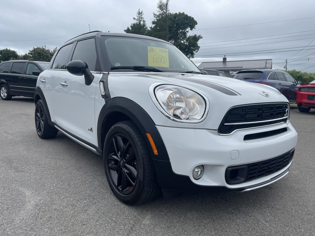 Used 2016 MINI Cooper Countryman S ALL4 / DUAL MOONROOF / LEATHER INTERIOR / 1.6L TURBO / HEATED SEATS/ for sale in Truro, NS
