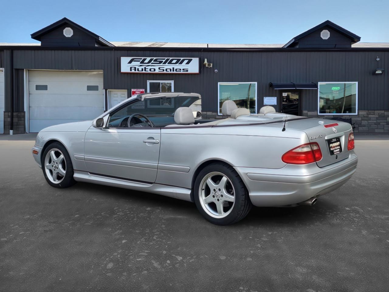 2003 Mercedes-Benz CLK 4.3L-LOCAL TRADE-PWR TOP-LEATHER - Photo #4