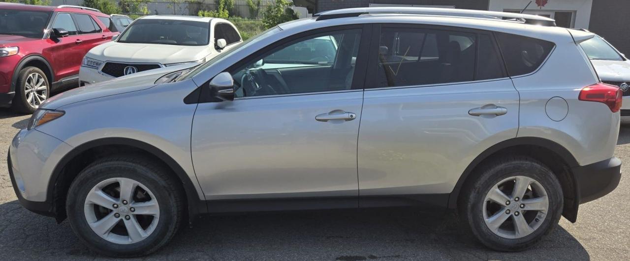 2013 Toyota RAV4 XLE / NO ACCIDENTS / SUNROOF / REAR CAMERA / AUTO - Photo #2