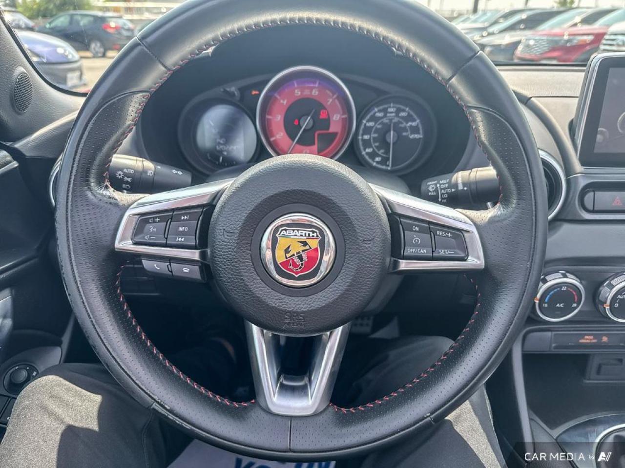 2020 Fiat 124 Spider 124 SPIDER / ABARTH / NO ACCIDENTS / LEATHER / M/T - Photo #17