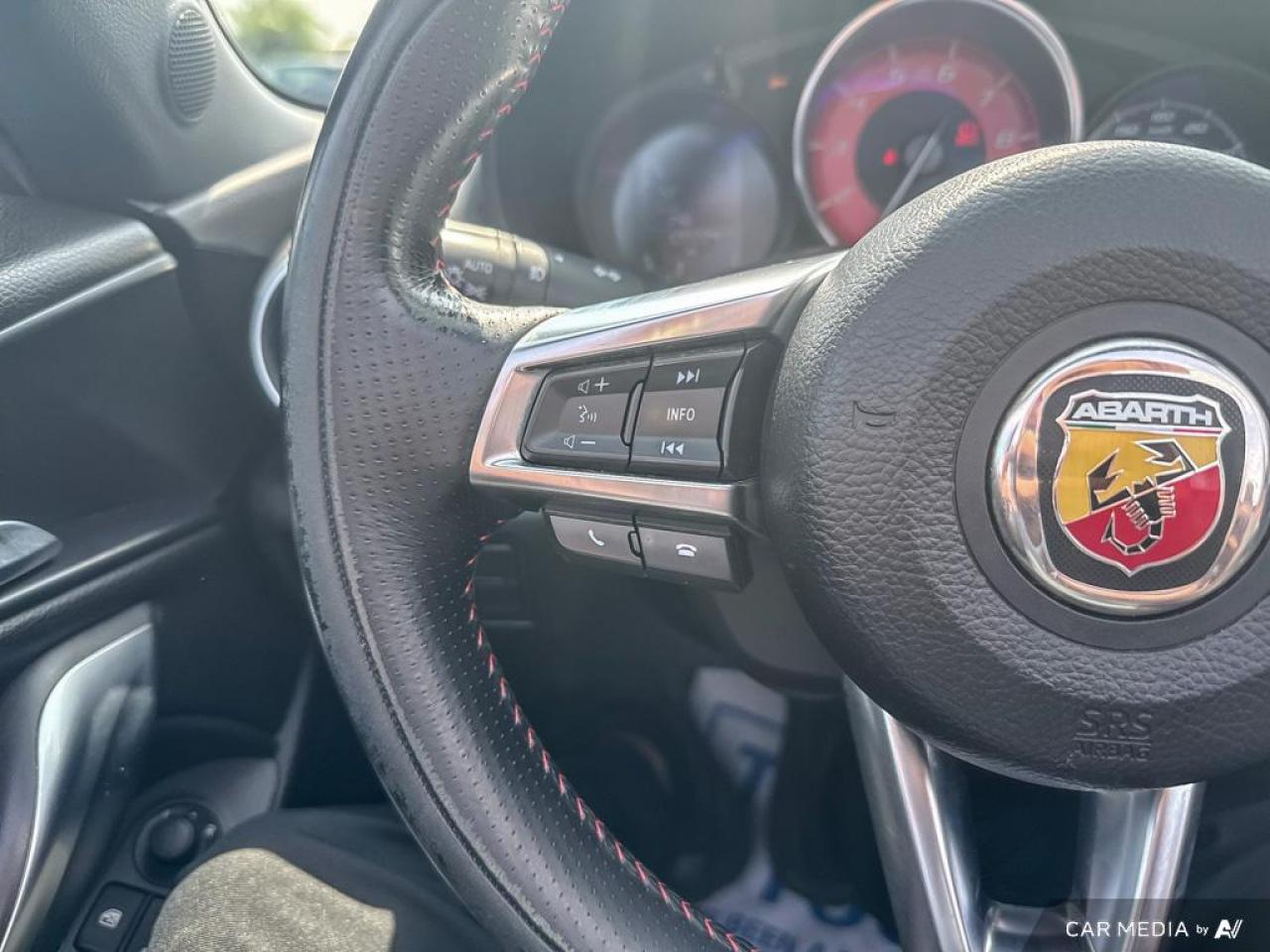 2020 Fiat 124 Spider 124 SPIDER / ABARTH / NO ACCIDENTS / LEATHER / M/T - Photo #18