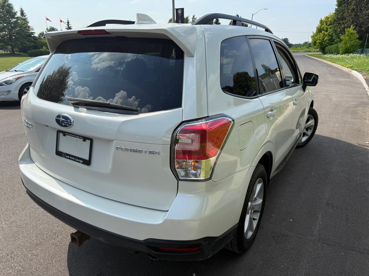 2018 Subaru Forester Touring AWD, LOW KM, SUNROOF, HEATED SEATS Photo4