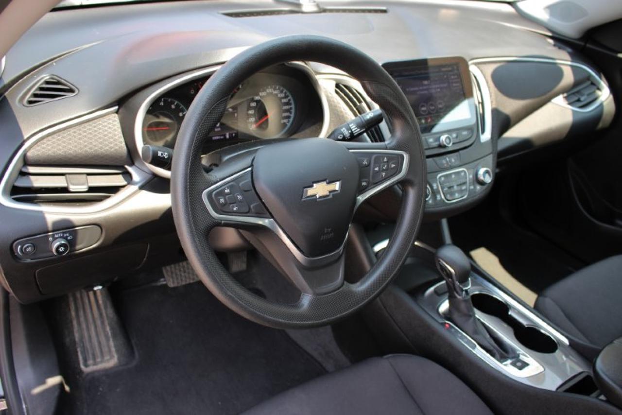 2022 Chevrolet Malibu LT*Heated Seats*CarPlay*OnStar*Rear Cam*FWD - Photo #8