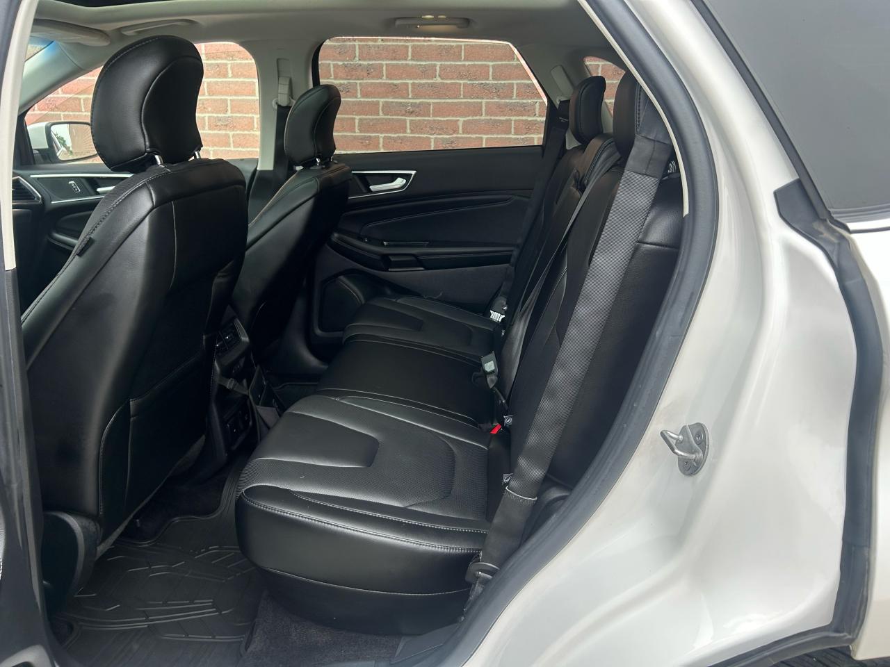 2016 Ford Edge Titanium - Photo #13