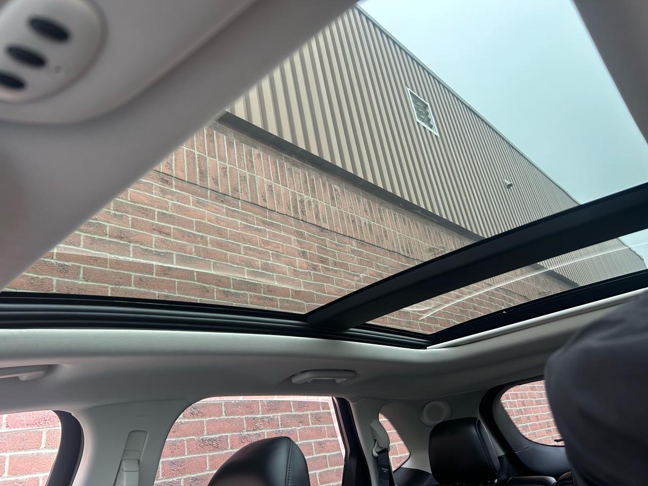 2016 Ford Edge Titanium - Photo #8