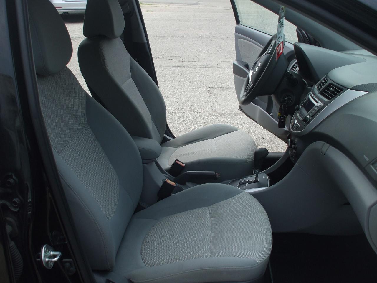 2014 Hyundai Accent GL,Auto,Bluetooth,A/C,Certified,New Brakes - Photo #10