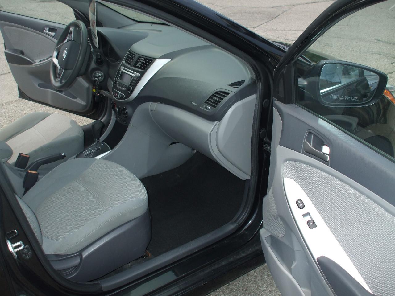 2014 Hyundai Accent GL,Auto,Bluetooth,A/C,Certified,New Brakes - Photo #11