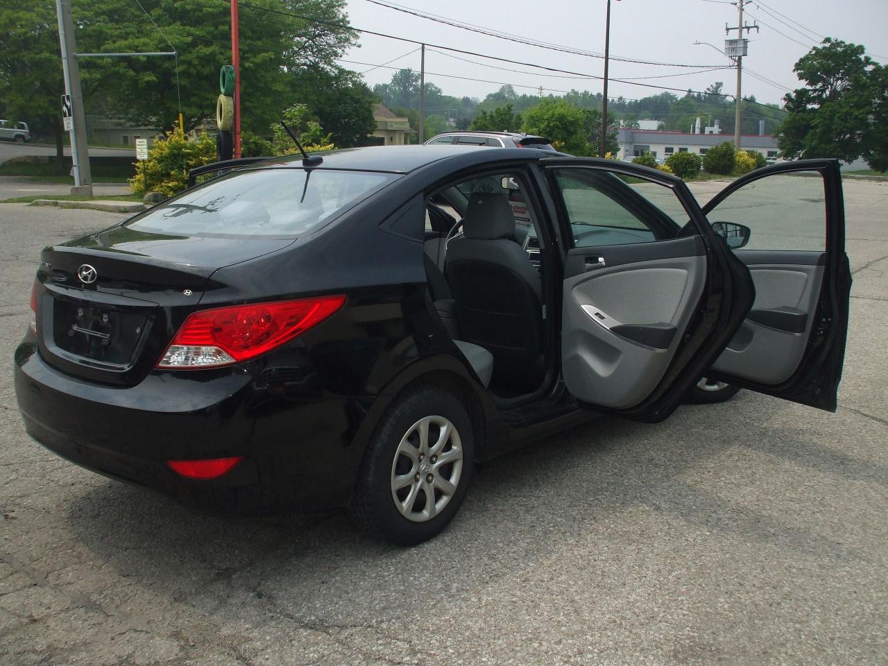 2014 Hyundai Accent GL,Auto,Bluetooth,A/C,Certified,New Brakes - Photo #17
