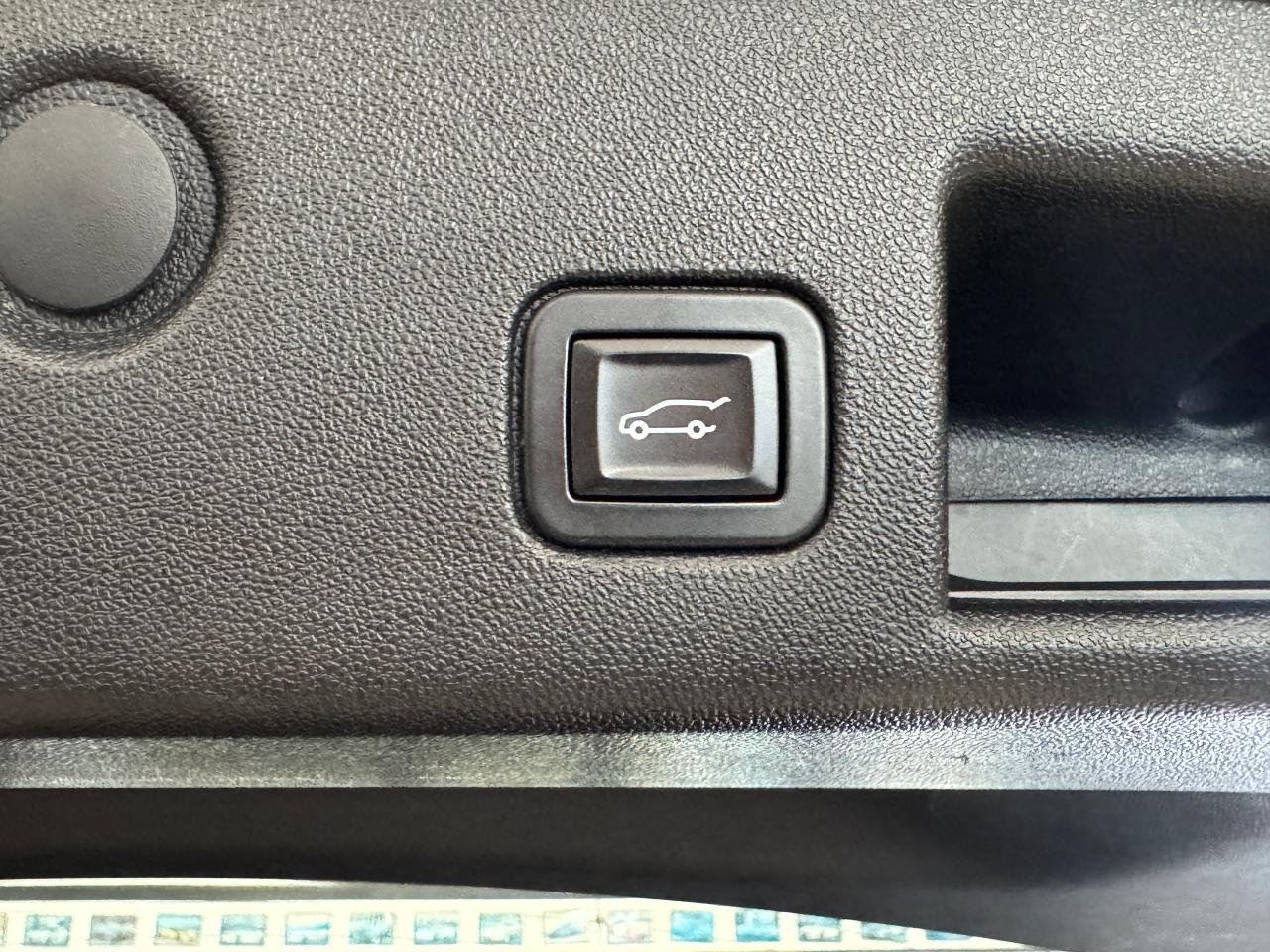 2018 Chevrolet Equinox AWD LT+New Brakes+PWR Gate+Roof+Remote Start - Photo #4