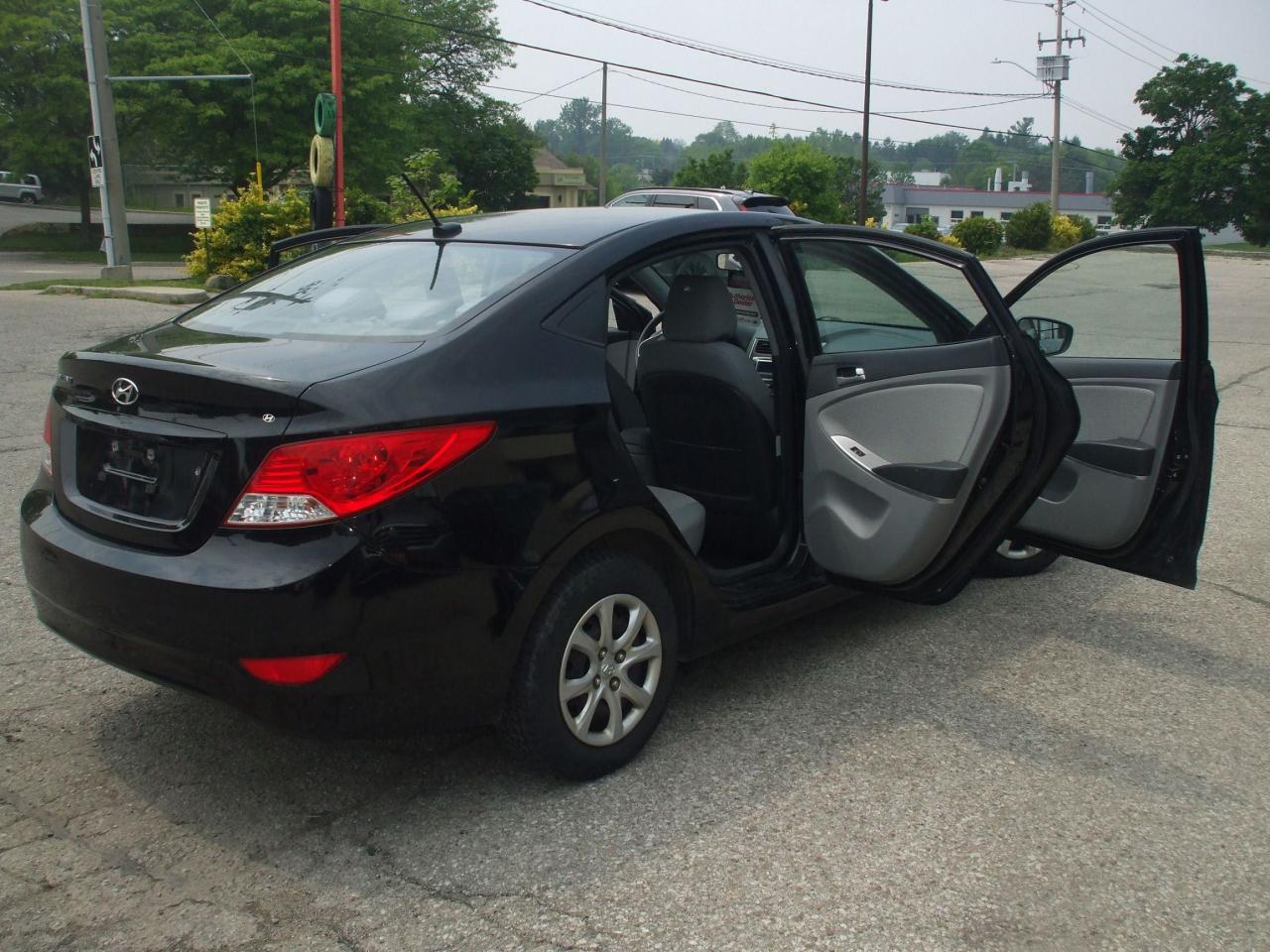 2014 Hyundai Accent GL,Auto,Bluetooth,A/C,Certified,New Brakes