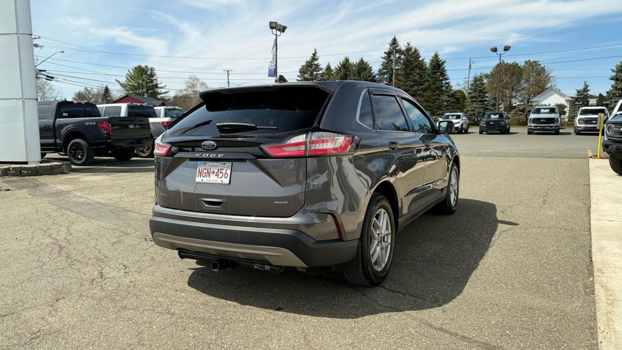 2021 Ford Edge  Photo