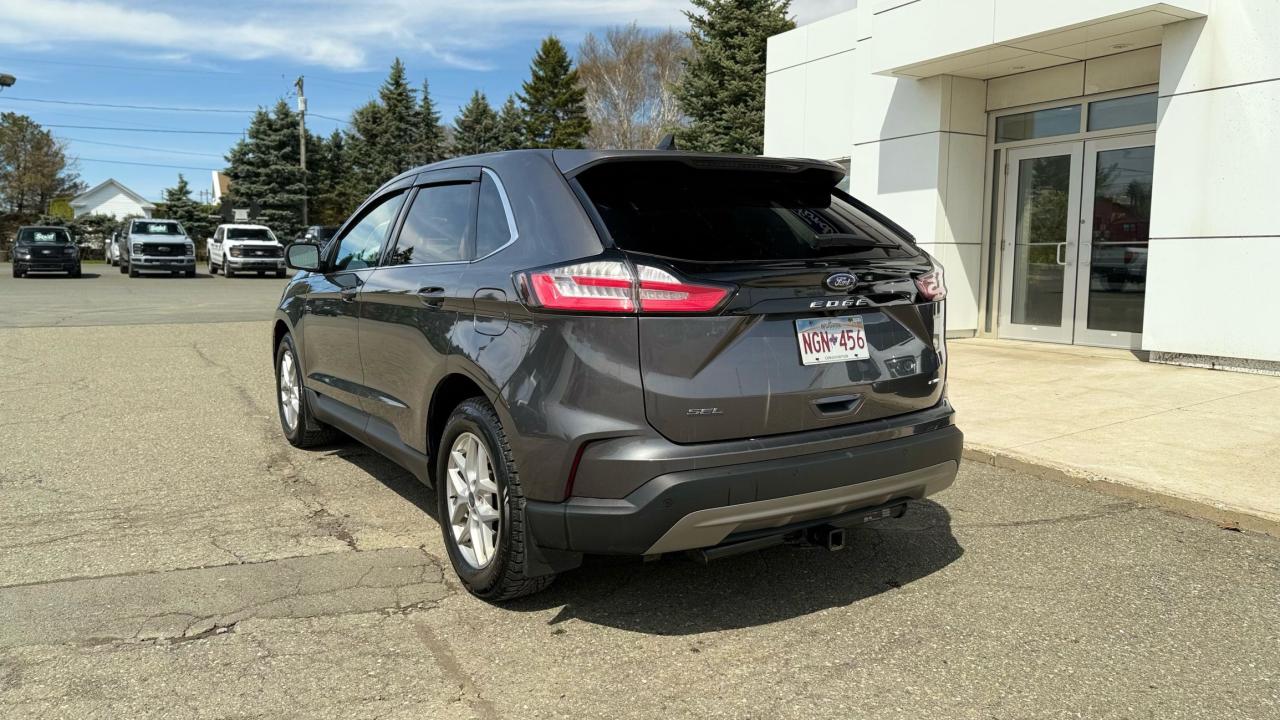 2021 Ford Edge  Photo3