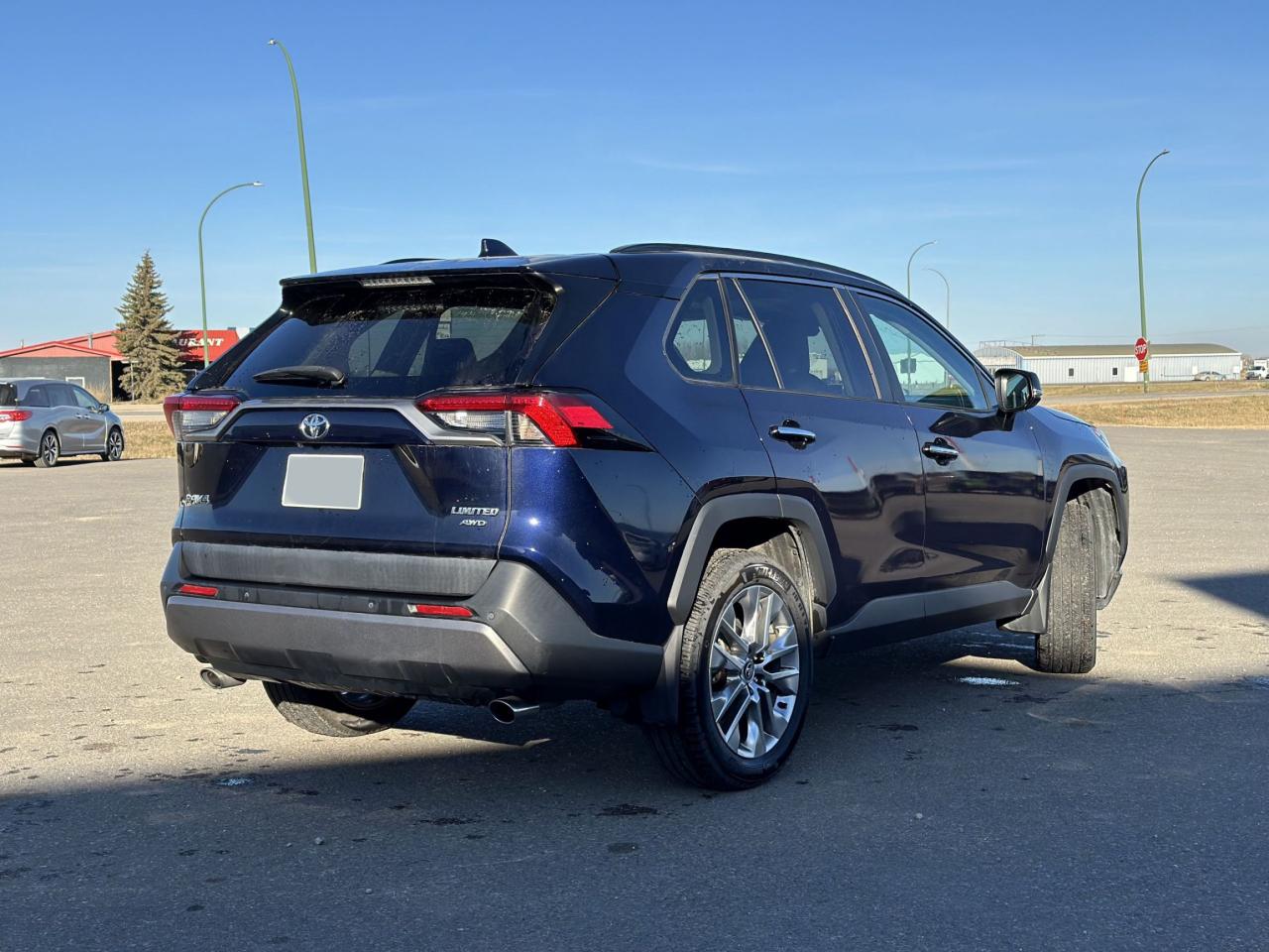 2019 Toyota RAV4 LIMITED  Photo4