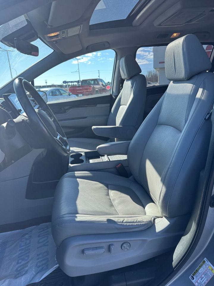 2020 Honda Odyssey Touring Photo4