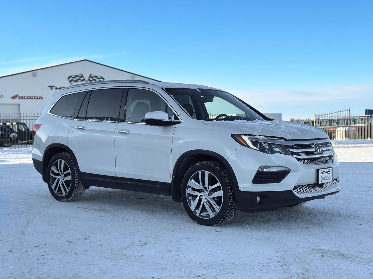 2017 Honda Pilot Touring Photo2