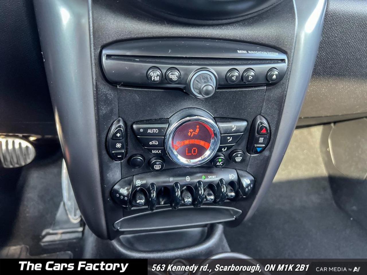 2016 MINI Cooper Countryman S ALL4 Navigation / Roof - No Accident! - Photo #19