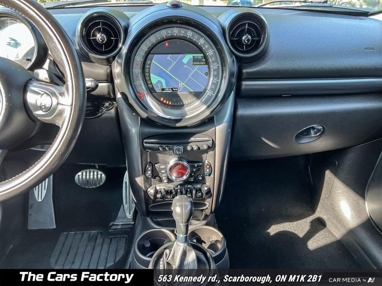 2016 MINI Cooper Countryman S ALL4 Navigation / Roof - No Accident! - Photo #18
