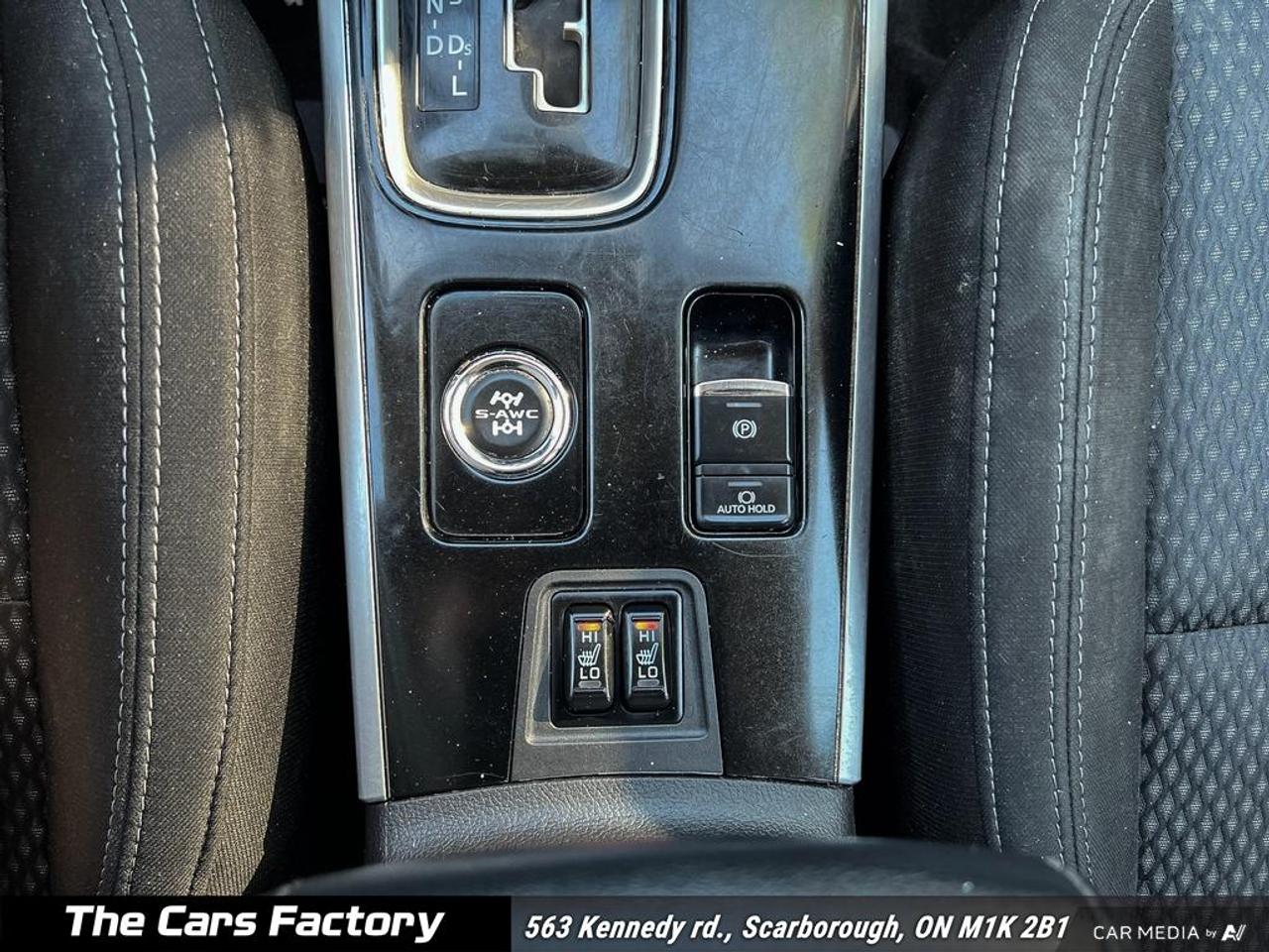 2020 Mitsubishi Outlander ES AWC 7-Passenger Apple Carplay/Camera! Photo