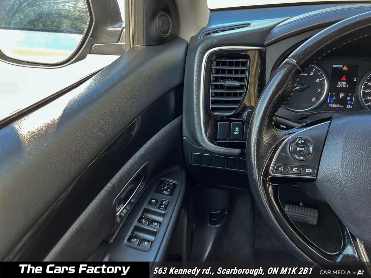 2020 Mitsubishi Outlander ES AWC 7-Passenger Apple Carplay/Camera! Photo