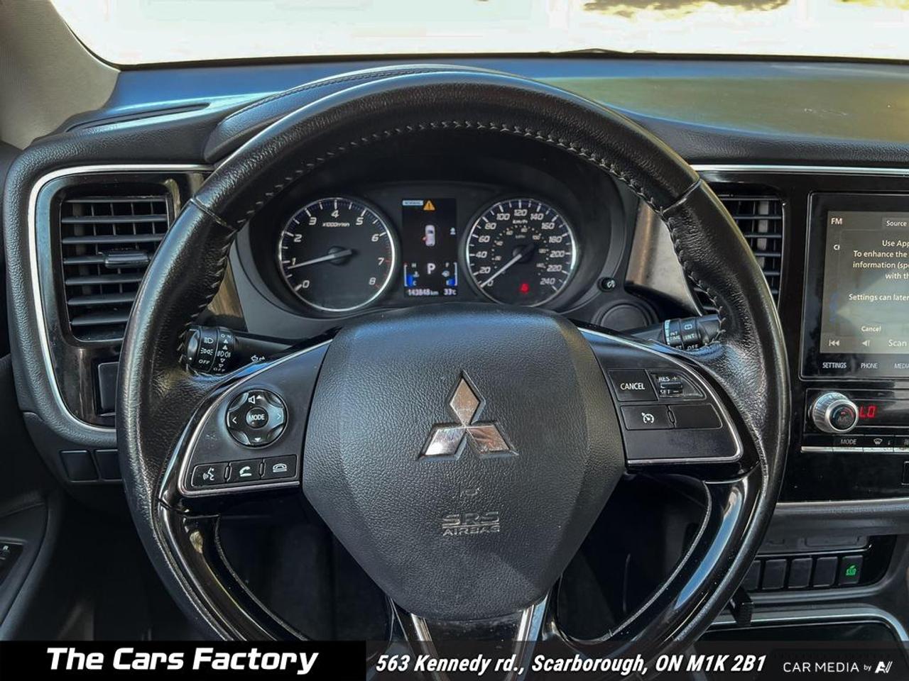 2020 Mitsubishi Outlander ES AWC 7-Passenger Apple Carplay/Camera! Photo
