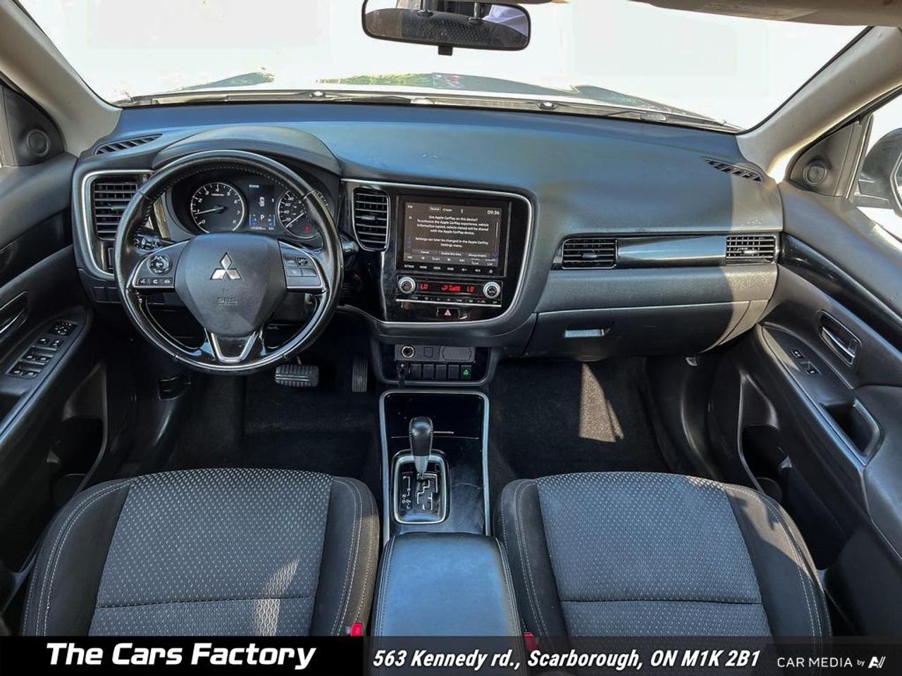 2020 Mitsubishi Outlander ES AWC 7-Passenger Apple Carplay/Camera! Photo