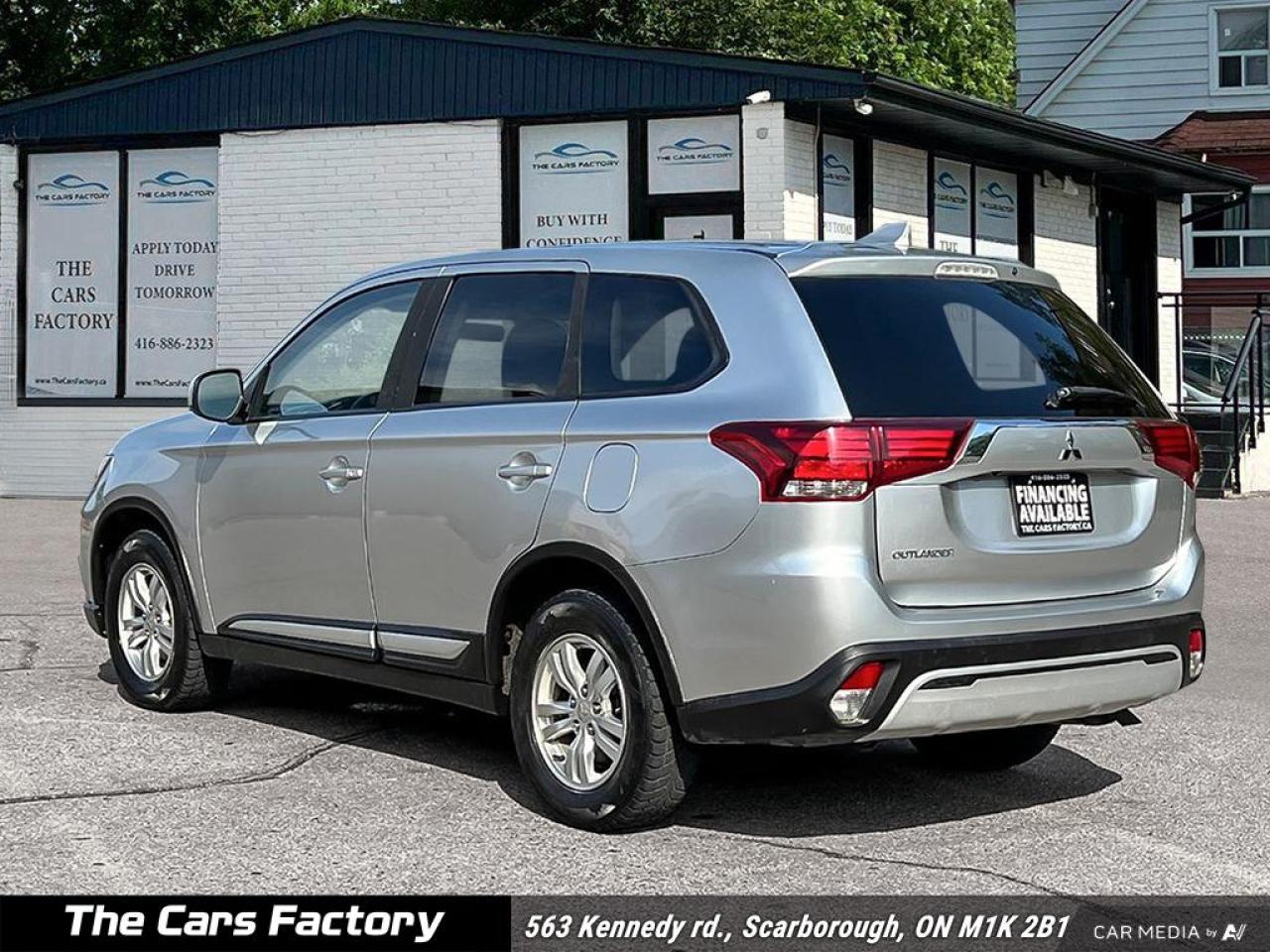 2020 Mitsubishi Outlander ES AWC 7-Passenger Apple Carplay/Camera! Photo3