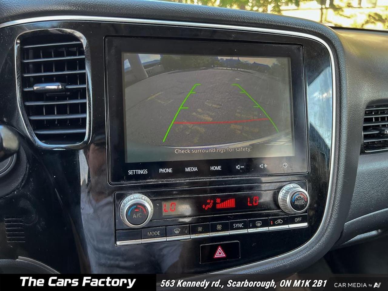 2020 Mitsubishi Outlander ES AWC 7-Passenger Apple Carplay/Camera! Photo