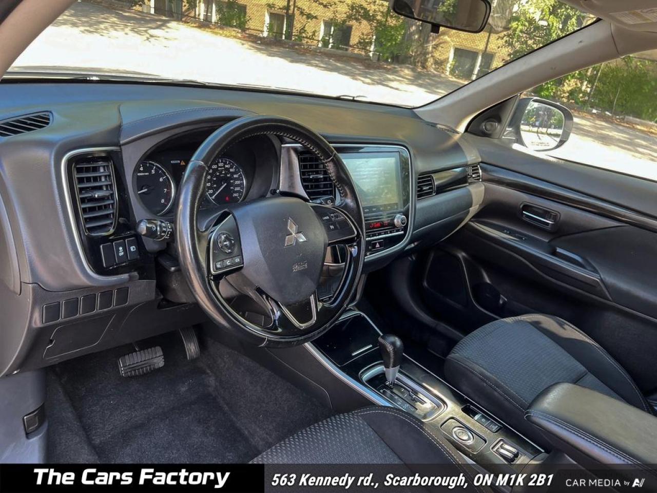 2020 Mitsubishi Outlander ES AWC 7-Passenger Apple Carplay/Camera! - Photo #11